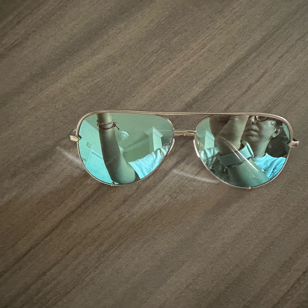 Quay x Desi Perkins Aviator silver/blue sunglasses